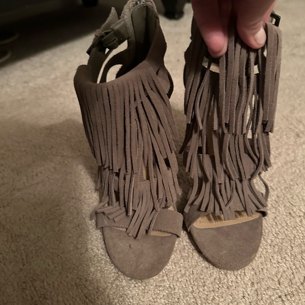 Steve Madden Barbiee Women’s Open Toe Fringe Heel Sandals Size 7 NWOB